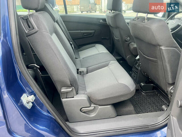 Синий Опель Зафира, объемом двигателя 2.2 л и пробегом 235 тыс. км за 5600 $, фото 15 на Automoto.ua