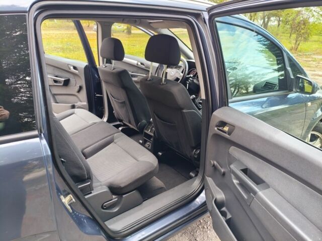 Синий Опель Зафира, объемом двигателя 1.9 л и пробегом 300 тыс. км за 3600 $, фото 11 на Automoto.ua