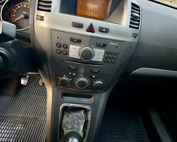 Опель Зафира 2006 в Луцке на Automoto.ua Синий Опель Зафира, объемом двигателя 1.9 л и пробегом 277 тыс. км за 4500 $, фото 19 на Automoto.ua