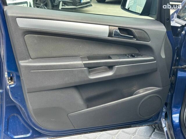 Синий Опель Зафира, объемом двигателя 1.9 л и пробегом 327 тыс. км за 4990 $, фото 13 на Automoto.ua