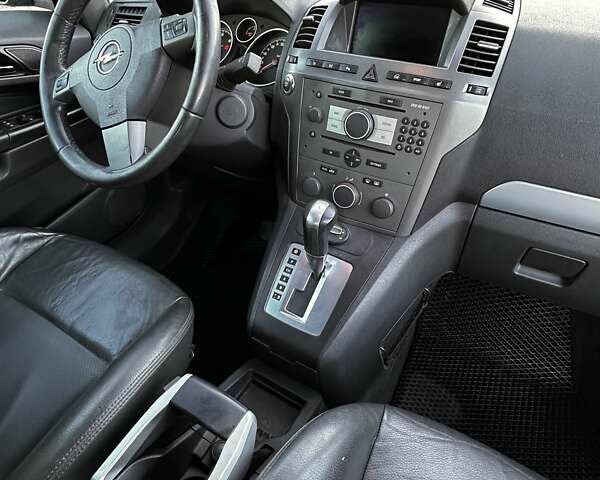 Синий Опель Зафира, объемом двигателя 1.91 л и пробегом 284 тыс. км за 5700 $, фото 4 на Automoto.ua