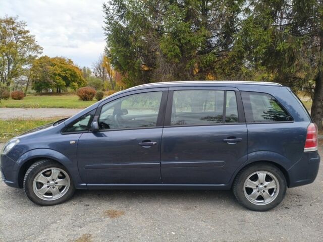 Синий Опель Зафира, объемом двигателя 1.9 л и пробегом 300 тыс. км за 3600 $, фото 5 на Automoto.ua