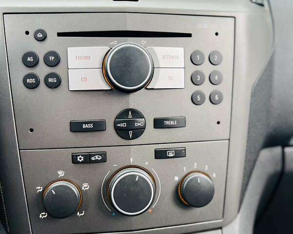 Синий Опель Зафира, объемом двигателя 1.6 л и пробегом 288 тыс. км за 4250 $, фото 23 на Automoto.ua