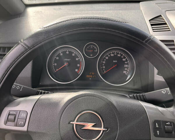 Синий Опель Зафира, объемом двигателя 1.6 л и пробегом 190 тыс. км за 5000 $, фото 10 на Automoto.ua