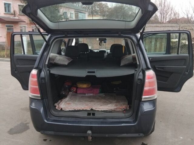 Синий Опель Зафира, объемом двигателя 1.6 л и пробегом 198 тыс. км за 5500 $, фото 16 на Automoto.ua