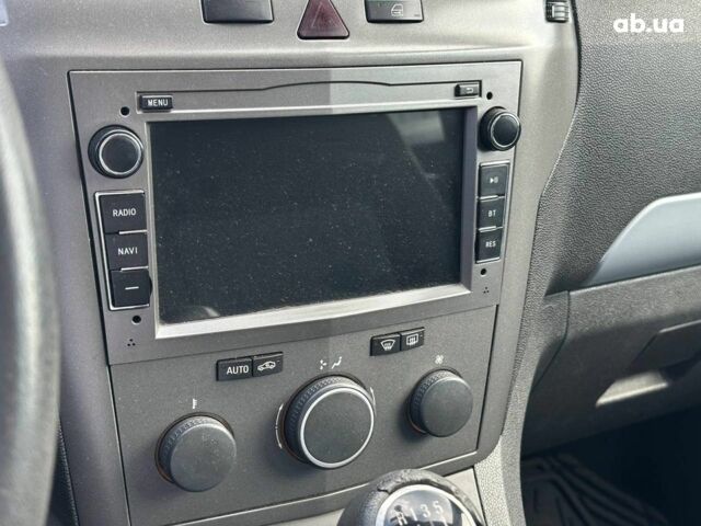 Синий Опель Зафира, объемом двигателя 1.9 л и пробегом 327 тыс. км за 4990 $, фото 20 на Automoto.ua