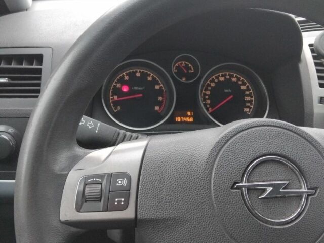 Синий Опель Зафира, объемом двигателя 1.6 л и пробегом 198 тыс. км за 5500 $, фото 9 на Automoto.ua