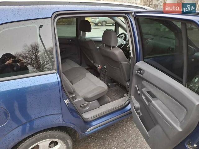 Синий Опель Зафира, объемом двигателя 1.8 л и пробегом 300 тыс. км за 4600 $, фото 4 на Automoto.ua