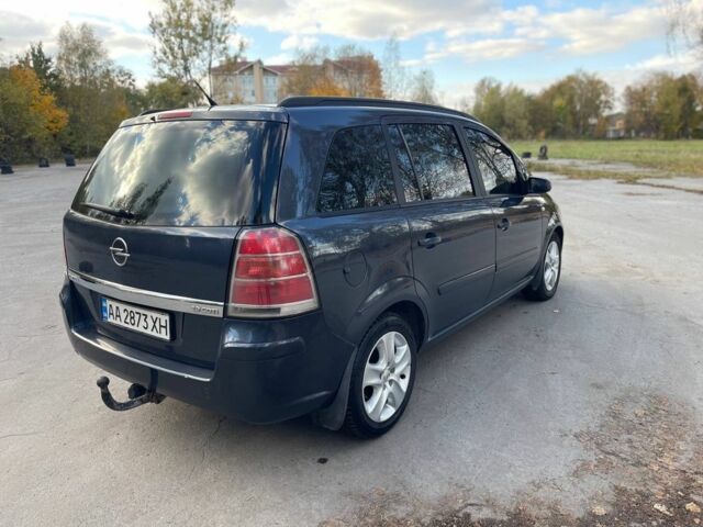 Синий Опель Зафира, объемом двигателя 1.9 л и пробегом 300 тыс. км за 4450 $, фото 1 на Automoto.ua