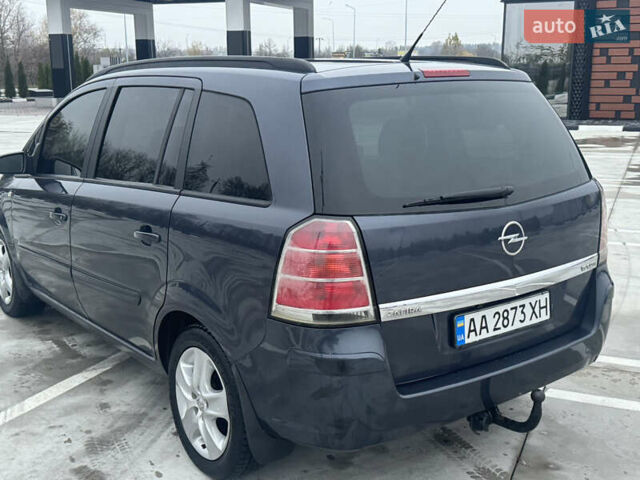 Синий Опель Зафира, объемом двигателя 1.9 л и пробегом 299 тыс. км за 5000 $, фото 7 на Automoto.ua