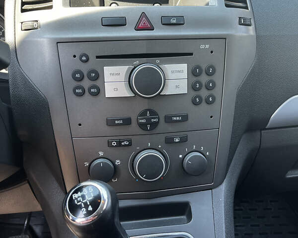 Синий Опель Зафира, объемом двигателя 1.8 л и пробегом 225 тыс. км за 5100 $, фото 15 на Automoto.ua