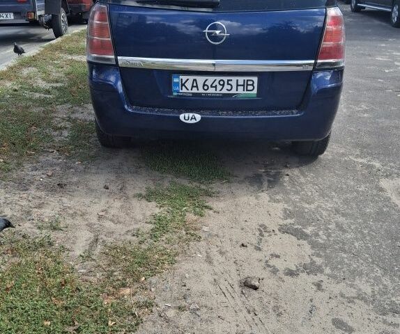 Синій Опель Зафіра, об'ємом двигуна 1.8 л та пробігом 227 тис. км за 5000 $, фото 2 на Automoto.ua