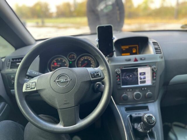 Синий Опель Зафира, объемом двигателя 1.9 л и пробегом 300 тыс. км за 4450 $, фото 7 на Automoto.ua