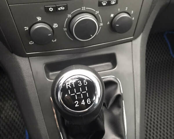 Синій Опель Зафіра, об'ємом двигуна 1.91 л та пробігом 395 тис. км за 4700 $, фото 7 на Automoto.ua