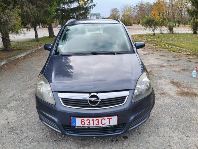 Синий Опель Зафира, объемом двигателя 1.9 л и пробегом 300 тыс. км за 3600 $, фото 7 на Automoto.ua