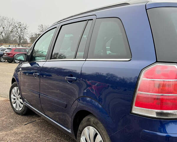 Синий Опель Зафира, объемом двигателя 1.8 л и пробегом 225 тыс. км за 5100 $, фото 3 на Automoto.ua