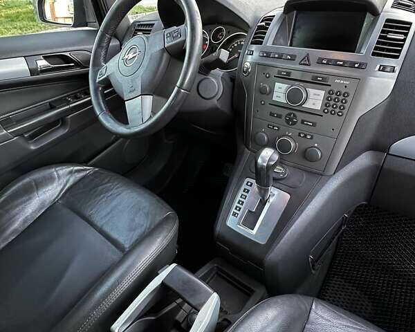 Синий Опель Зафира, объемом двигателя 1.91 л и пробегом 284 тыс. км за 5700 $, фото 3 на Automoto.ua