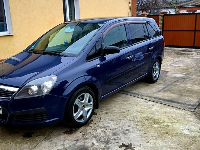 Синий Опель Зафира, объемом двигателя 1.6 л и пробегом 260 тыс. км за 5000 $, фото 2 на Automoto.ua