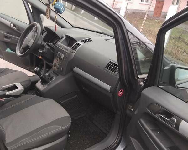 Синий Опель Зафира, объемом двигателя 1.6 л и пробегом 198 тыс. км за 5500 $, фото 12 на Automoto.ua