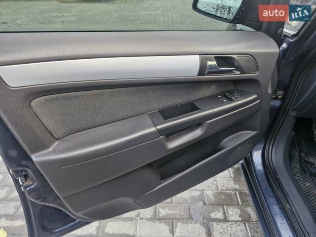 Синий Опель Зафира, объемом двигателя 1.6 л и пробегом 262 тыс. км за 4900 $, фото 1 на Automoto.ua