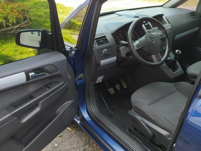 Синий Опель Зафира, объемом двигателя 1.6 л и пробегом 174 тыс. км за 5800 $, фото 4 на Automoto.ua