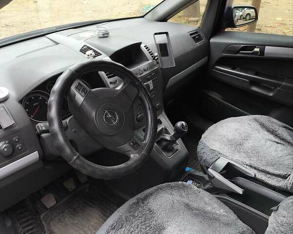 Синий Опель Зафира, объемом двигателя 0 л и пробегом 270 тыс. км за 2600 $, фото 2 на Automoto.ua