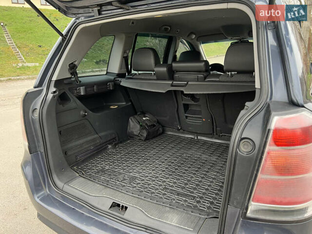 Синій Опель Зафіра, об'ємом двигуна 1.9 л та пробігом 288 тис. км за 7200 $, фото 5 на Automoto.ua