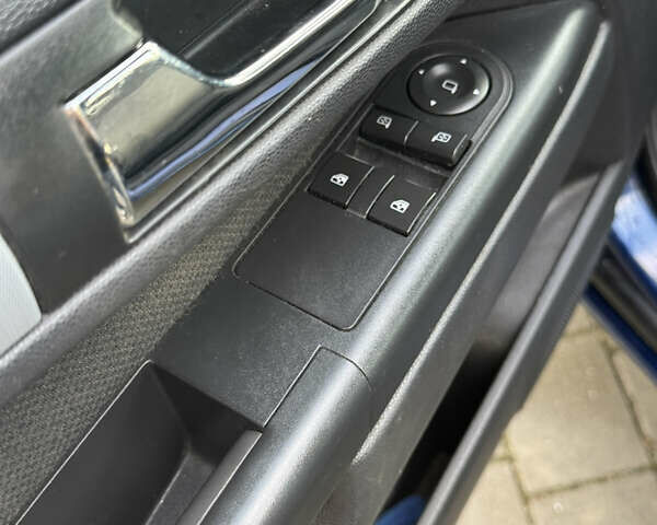 Синій Опель Зафіра, об'ємом двигуна 2.2 л та пробігом 203 тис. км за 4799 $, фото 11 на Automoto.ua