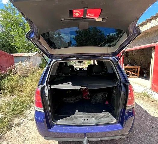 Синій Опель Зафіра, об'ємом двигуна 1.8 л та пробігом 300 тис. км за 5200 $, фото 4 на Automoto.ua