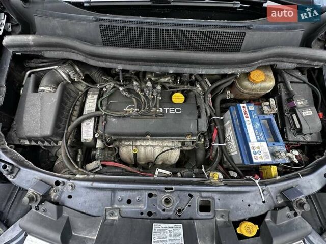 Синий Опель Зафира, объемом двигателя 1.8 л и пробегом 265 тыс. км за 6500 $, фото 44 на Automoto.ua