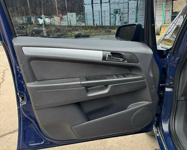 Синий Опель Зафира, объемом двигателя 1.9 л и пробегом 330 тыс. км за 5700 $, фото 6 на Automoto.ua