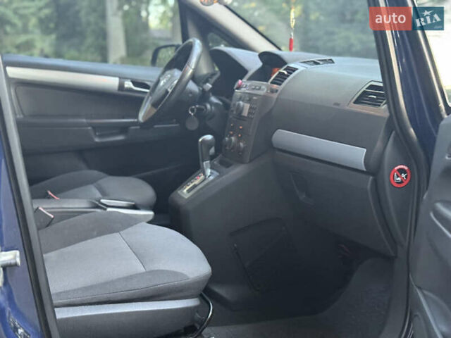 Синий Опель Зафира, объемом двигателя 1.91 л и пробегом 322 тыс. км за 5500 $, фото 22 на Automoto.ua