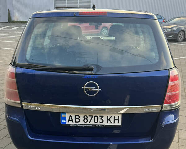 Синій Опель Зафіра, об'ємом двигуна 2.2 л та пробігом 203 тис. км за 4799 $, фото 3 на Automoto.ua