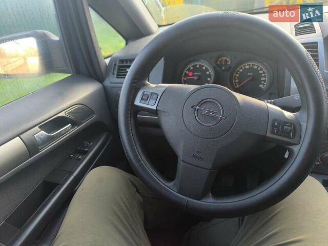 Синий Опель Зафира, объемом двигателя 1.6 л и пробегом 200 тыс. км за 4700 $, фото 21 на Automoto.ua