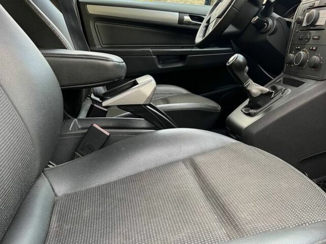 Синій Опель Зафіра, об'ємом двигуна 1.9 л та пробігом 310 тис. км за 2150 $, фото 1 на Automoto.ua