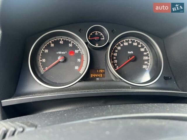 Синій Опель Зафіра, об'ємом двигуна 1.6 л та пробігом 330 тис. км за 4100 $, фото 2 на Automoto.ua