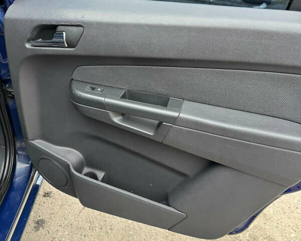 Синий Опель Зафира, объемом двигателя 1.9 л и пробегом 330 тыс. км за 5700 $, фото 9 на Automoto.ua