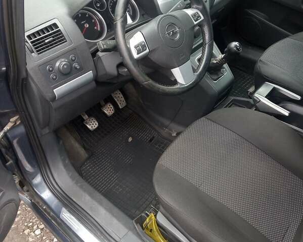 Синий Опель Зафира, объемом двигателя 1.9 л и пробегом 350 тыс. км за 4900 $, фото 10 на Automoto.ua