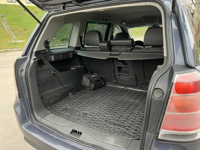 Синій Опель Зафіра, об'ємом двигуна 1.9 л та пробігом 288 тис. км за 7200 $, фото 4 на Automoto.ua