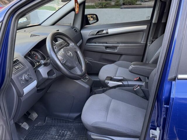 Синий Опель Зафира, объемом двигателя 1.9 л и пробегом 285 тыс. км за 6500 $, фото 7 на Automoto.ua