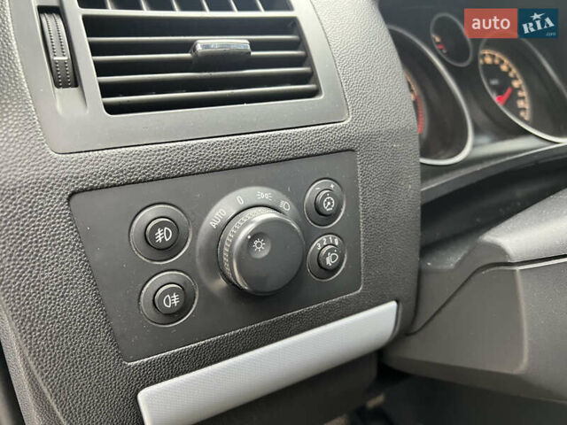 Синій Опель Зафіра, об'ємом двигуна 1.9 л та пробігом 288 тис. км за 7200 $, фото 9 на Automoto.ua