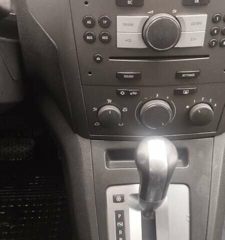 Опель Зафира 2007 в Виннице на Automoto.ua Синий Опель Зафира, объемом двигателя 2.2 л и пробегом 200 тыс. км за 6300 $, фото 12 на Automoto.ua