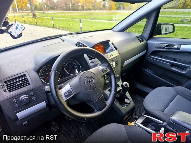 Синий Опель Зафира, объемом двигателя 1.6 л и пробегом 260 тыс. км за 4700 $, фото 5 на Automoto.ua