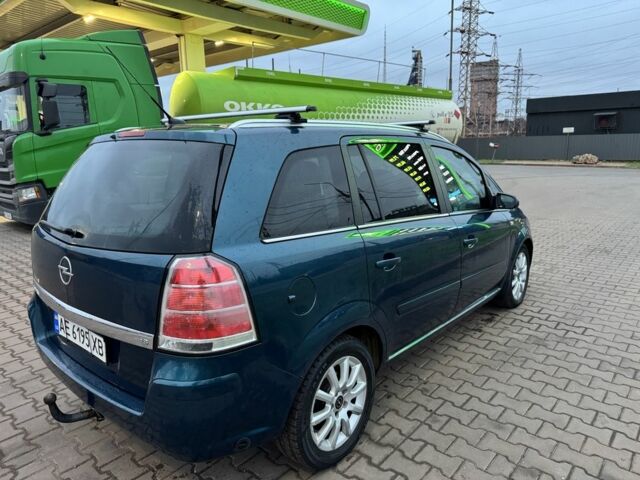Синий Опель Зафира, объемом двигателя 1.8 л и пробегом 260 тыс. км за 4900 $, фото 5 на Automoto.ua
