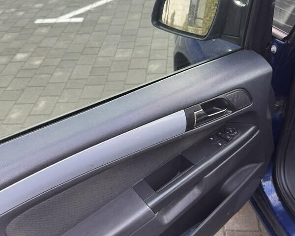 Синій Опель Зафіра, об'ємом двигуна 2.2 л та пробігом 203 тис. км за 4799 $, фото 13 на Automoto.ua