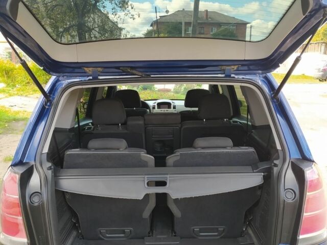 Синий Опель Зафира, объемом двигателя 1.6 л и пробегом 174 тыс. км за 5800 $, фото 6 на Automoto.ua