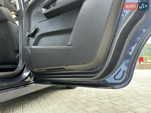 Синий Опель Зафира, объемом двигателя 1.8 л и пробегом 265 тыс. км за 6500 $, фото 35 на Automoto.ua