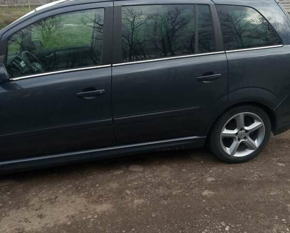 Синий Опель Зафира, объемом двигателя 1.9 л и пробегом 350 тыс. км за 4900 $, фото 3 на Automoto.ua