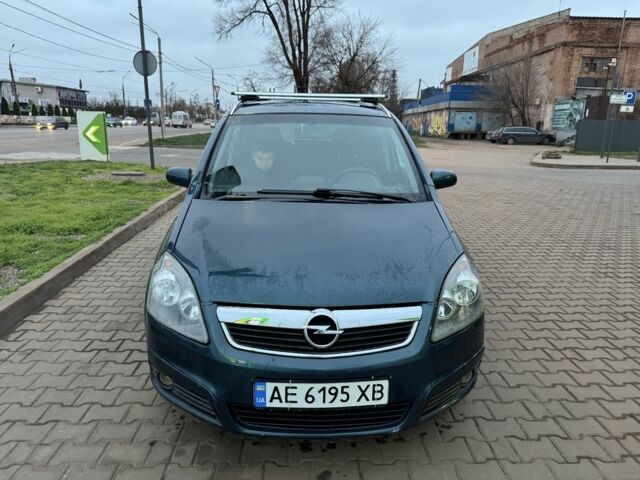 Синий Опель Зафира, объемом двигателя 1.8 л и пробегом 260 тыс. км за 4900 $, фото 2 на Automoto.ua