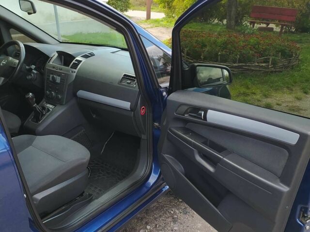 Синий Опель Зафира, объемом двигателя 1.6 л и пробегом 174 тыс. км за 5800 $, фото 5 на Automoto.ua